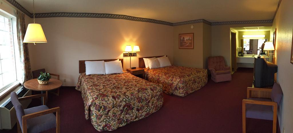 Twelve Oaks Inn Branson Exterior photo