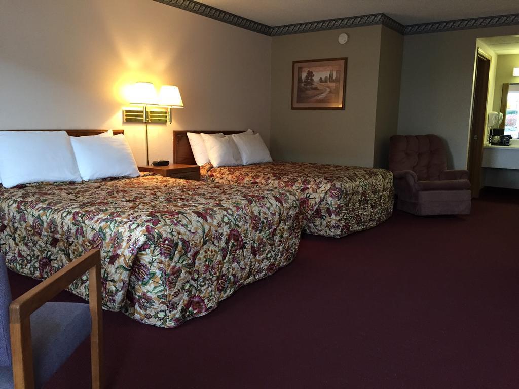 Twelve Oaks Inn Branson Room photo