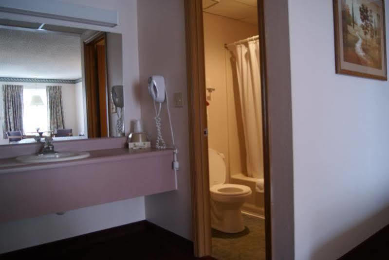 Twelve Oaks Inn Branson Exterior photo
